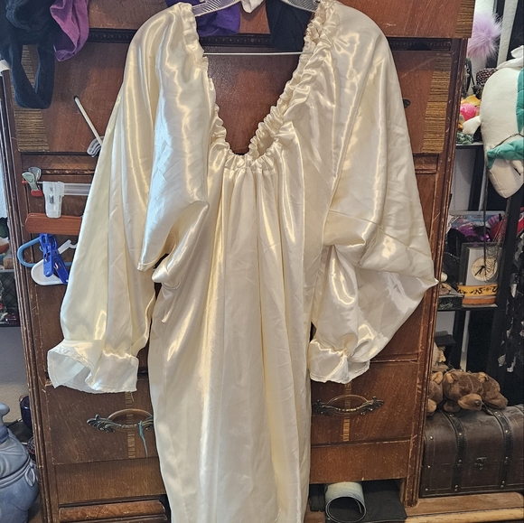 4 Pc Renaissance Outfit - Picture 2 of 3